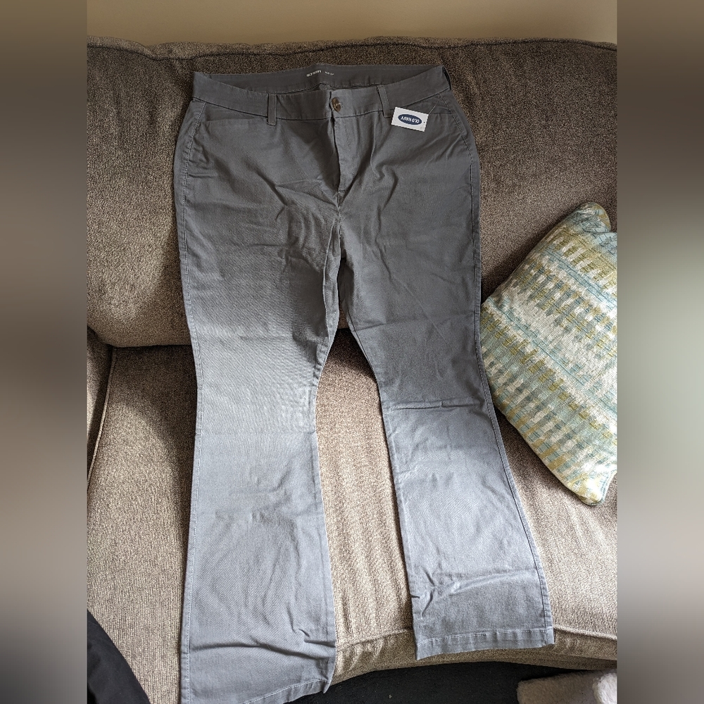 Old Navy Gray Bootcut Pants Size 14 NWT